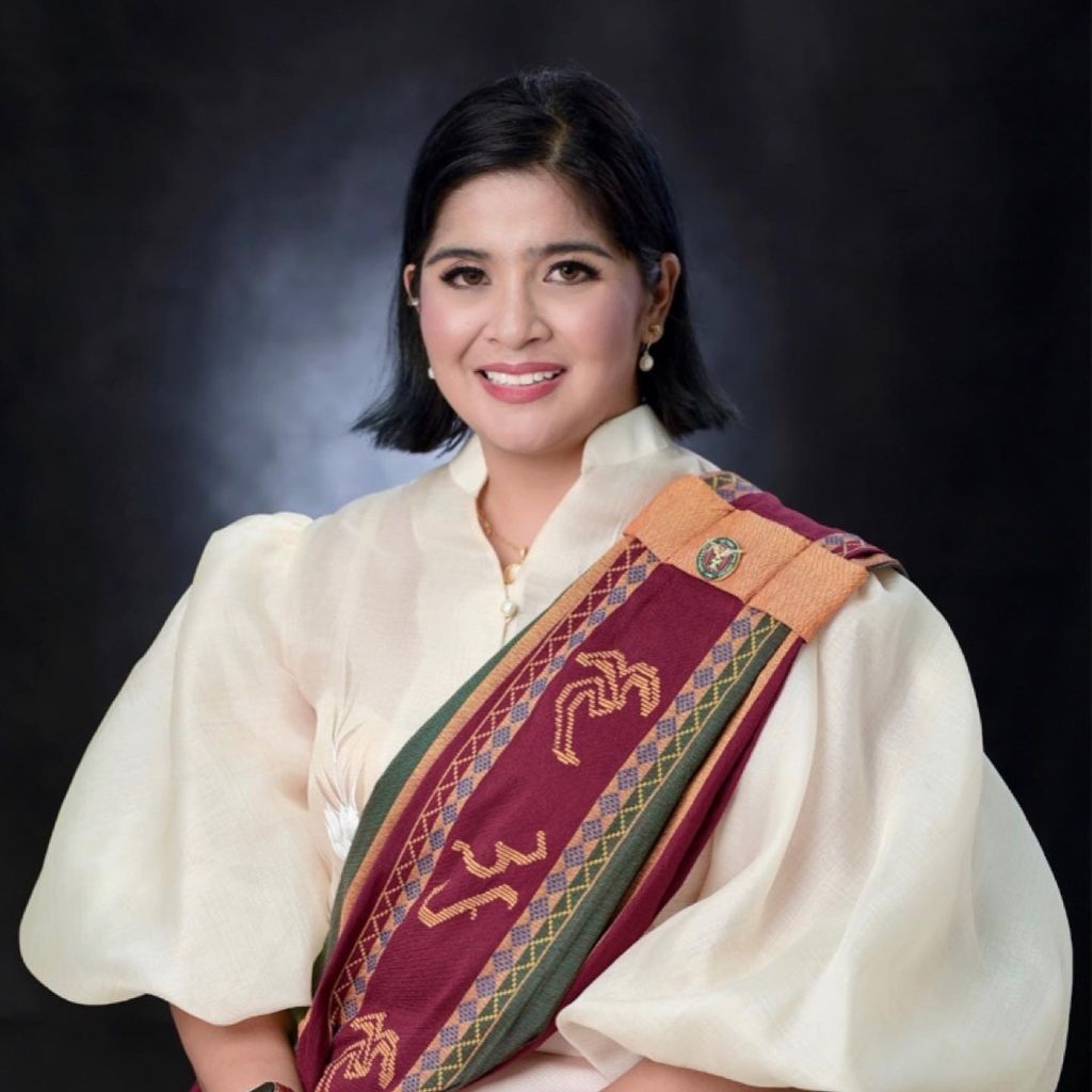 mde-fed-alumna-talisaysay-carungcong-mde-program-s-first-graduate-of